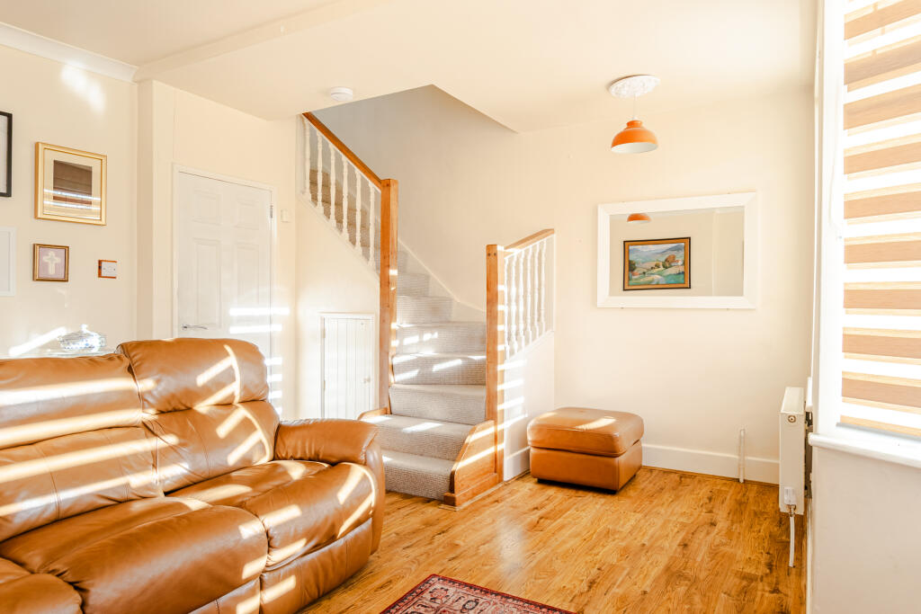 Meadowfields Drive, York, YO31 photo 3
