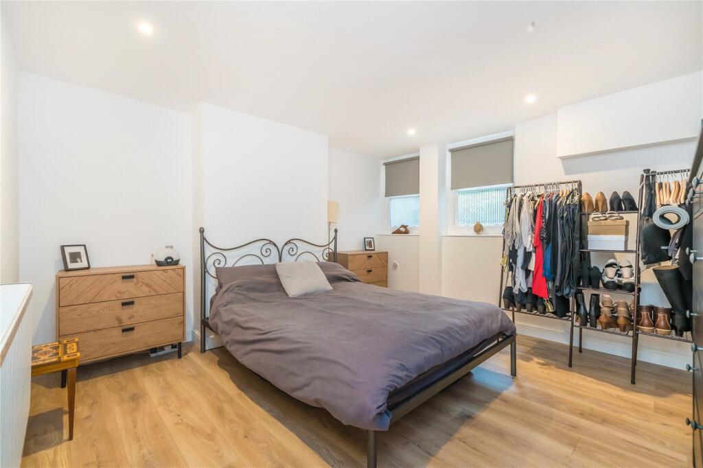 Apartment in London - More