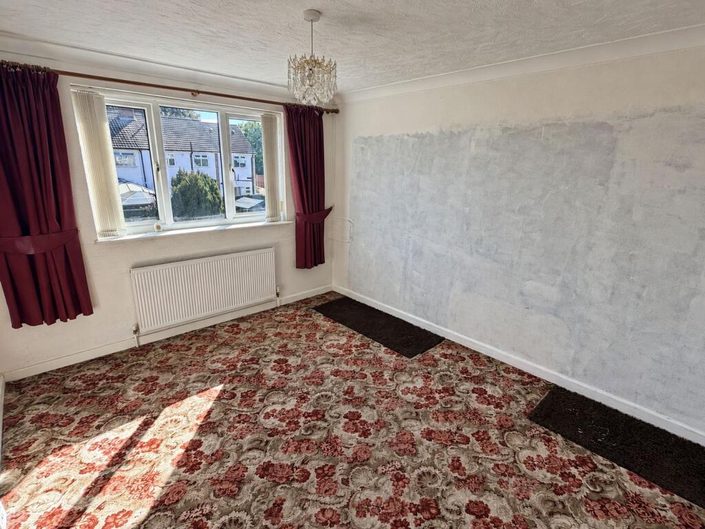 House in Romford - More