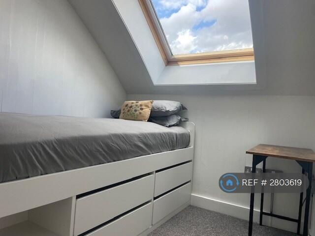 2 bedroom maisonette for rent