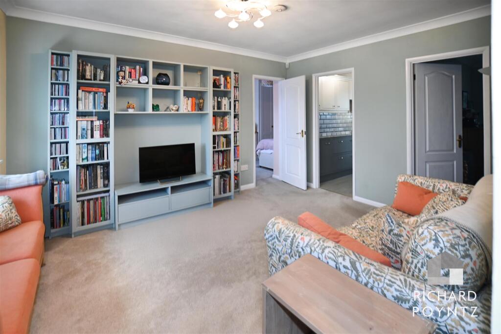 House in Castle Point, Canvey Island - View 2