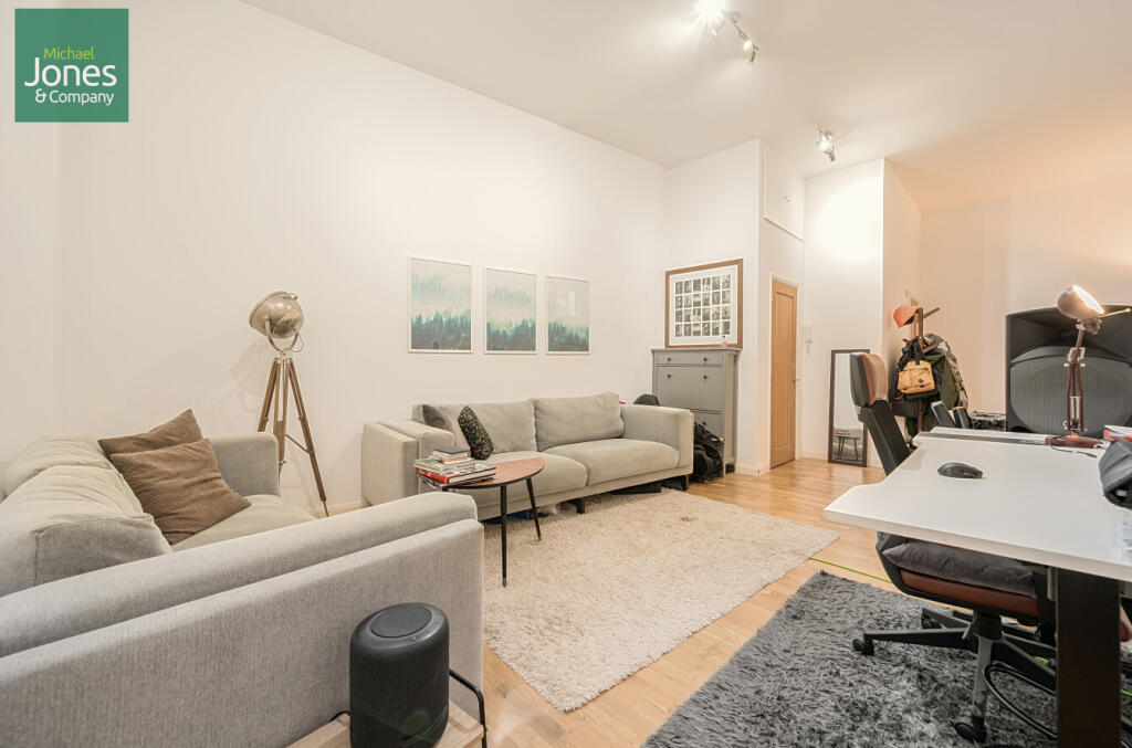 Main image of property: South Street, Worthing, West Sussex, BN11