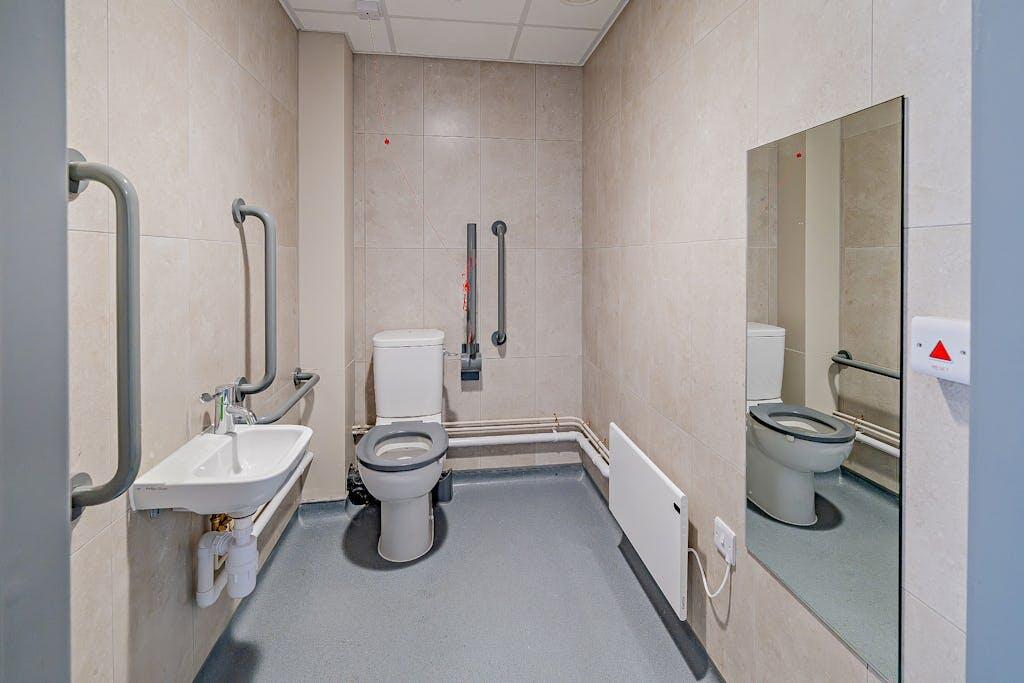 midpoint-18_unit-unit-4a-aston-way_20260722-105618.jpg