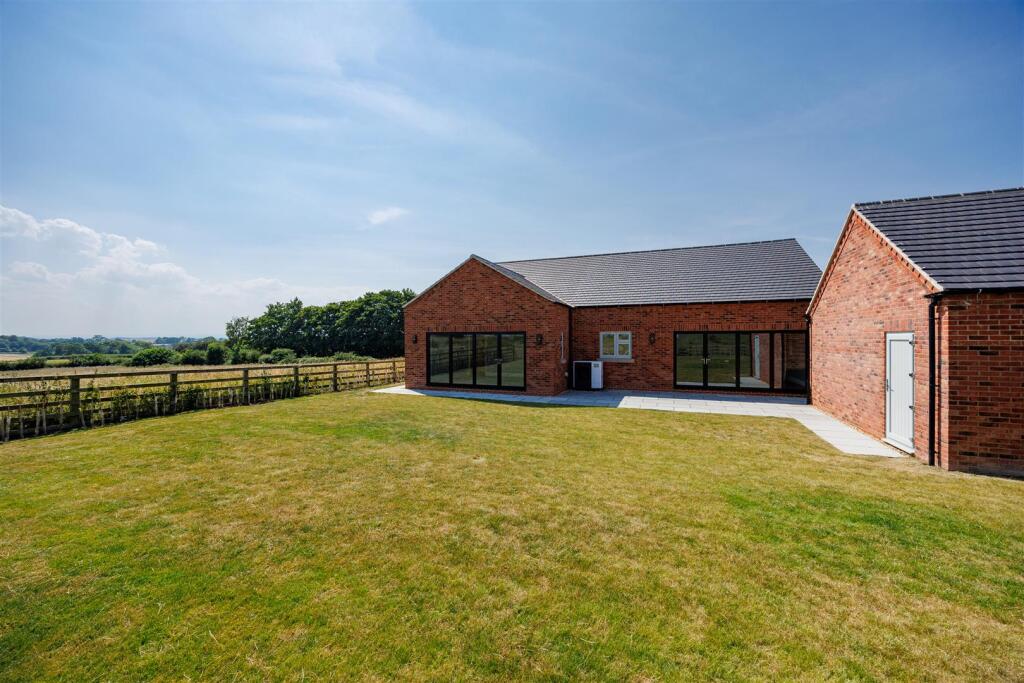 House in Darlington, Hornby - More