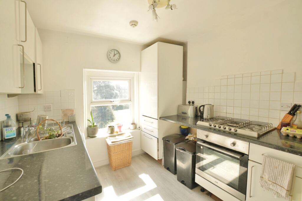 Apartment in Folkestone, Lynwood - View 4