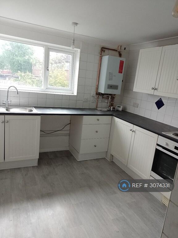 Apartment in Milton Keynes - View 4
