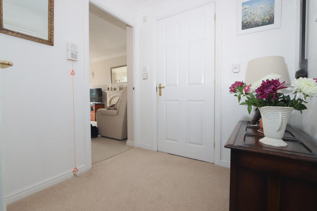 Worcester Road, Hagley, Stourbridge photo 4