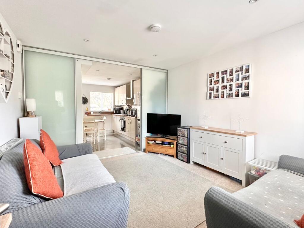 House in Tonbridge - More
