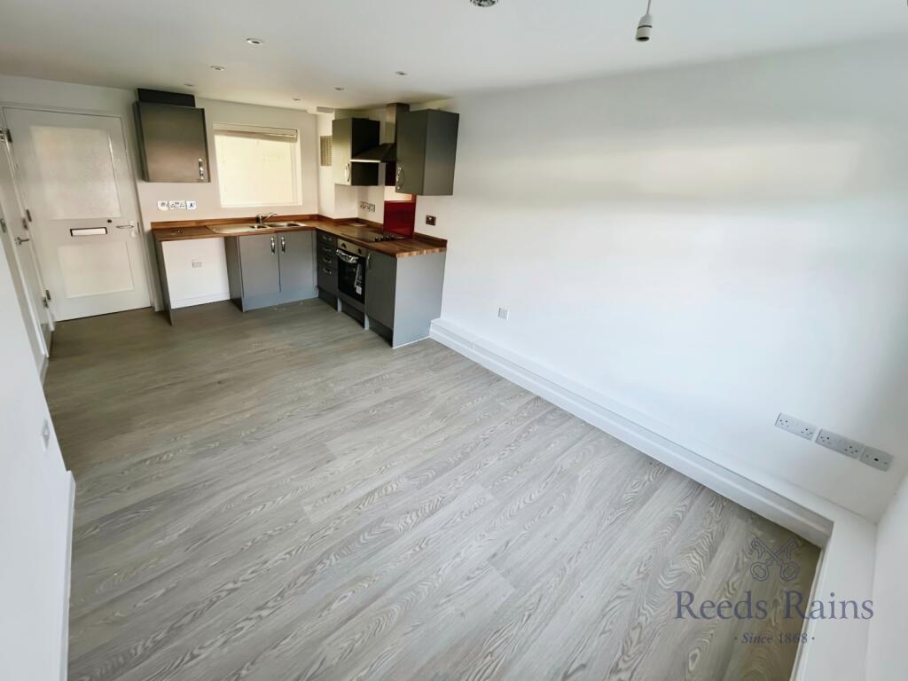 Apartment in Stoke-on-Trent - View 3