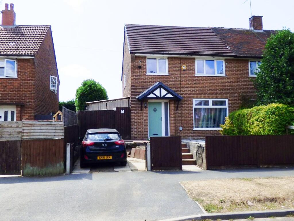 3-bed semi-detached on Whincover Drive, Farnley, Leeds, £199,995