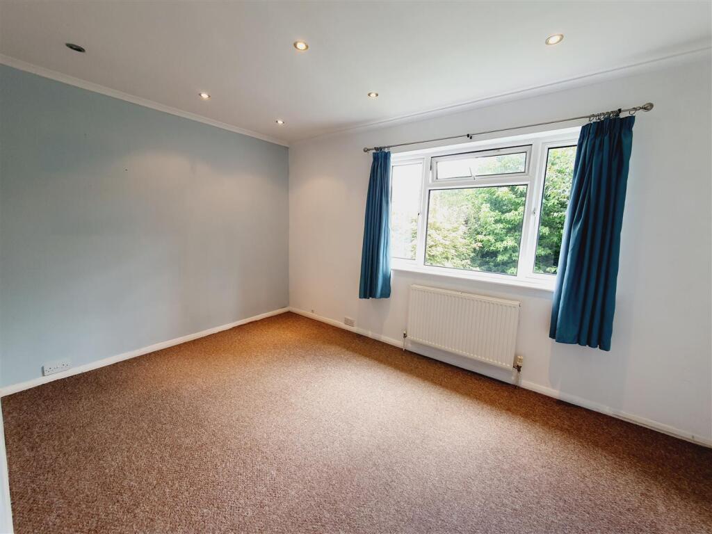 House in Kettering, Leisure Village - View 4