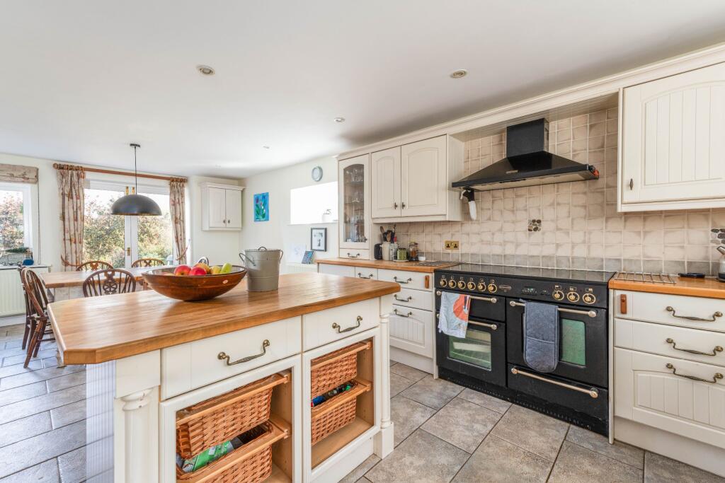 House in Taunton - View 4
