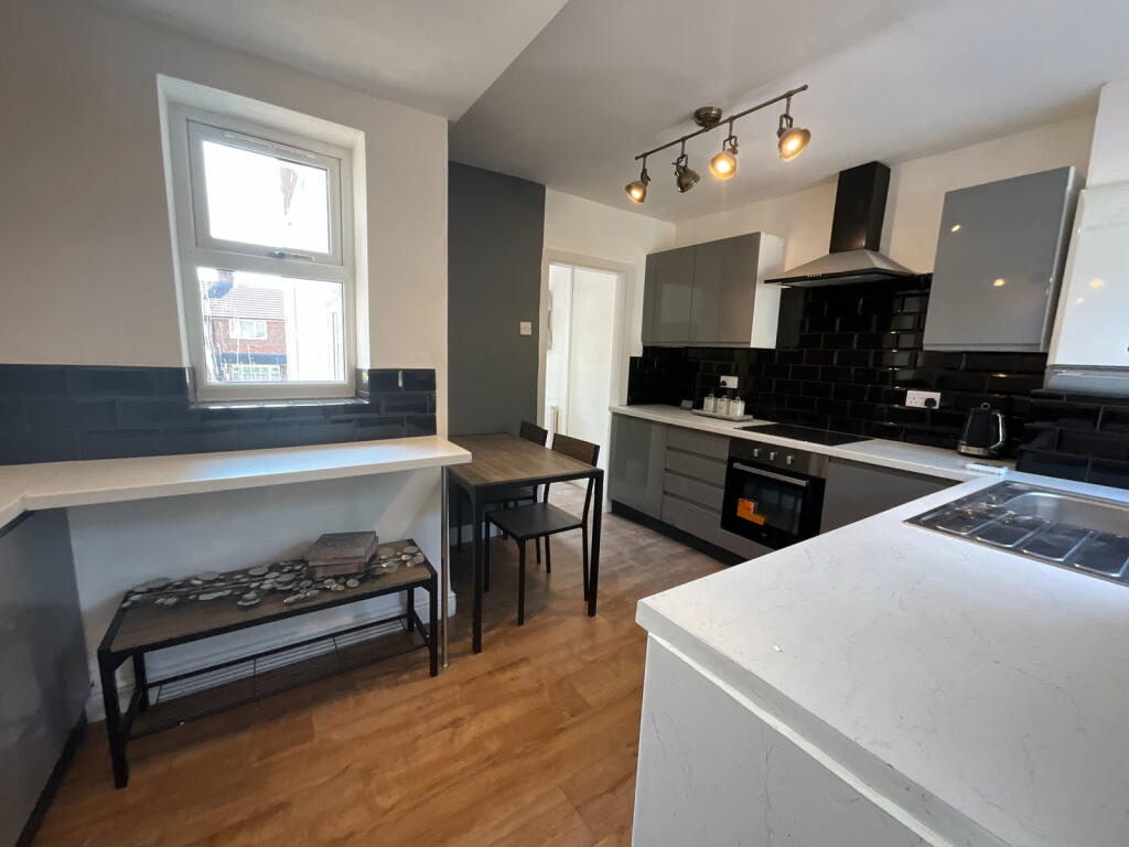 OLDBURY, Pitfields Road - View 5