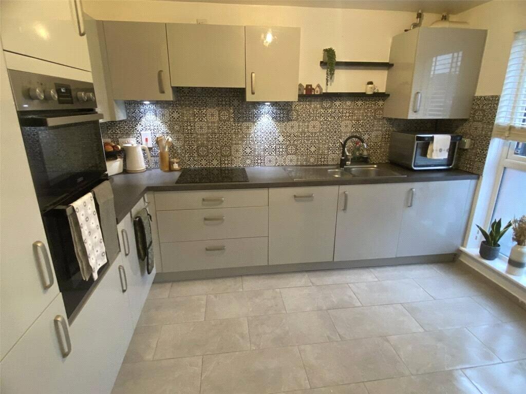 Ketley Park Road, Ketley, Telford, Shropshire, TF1 photo 3