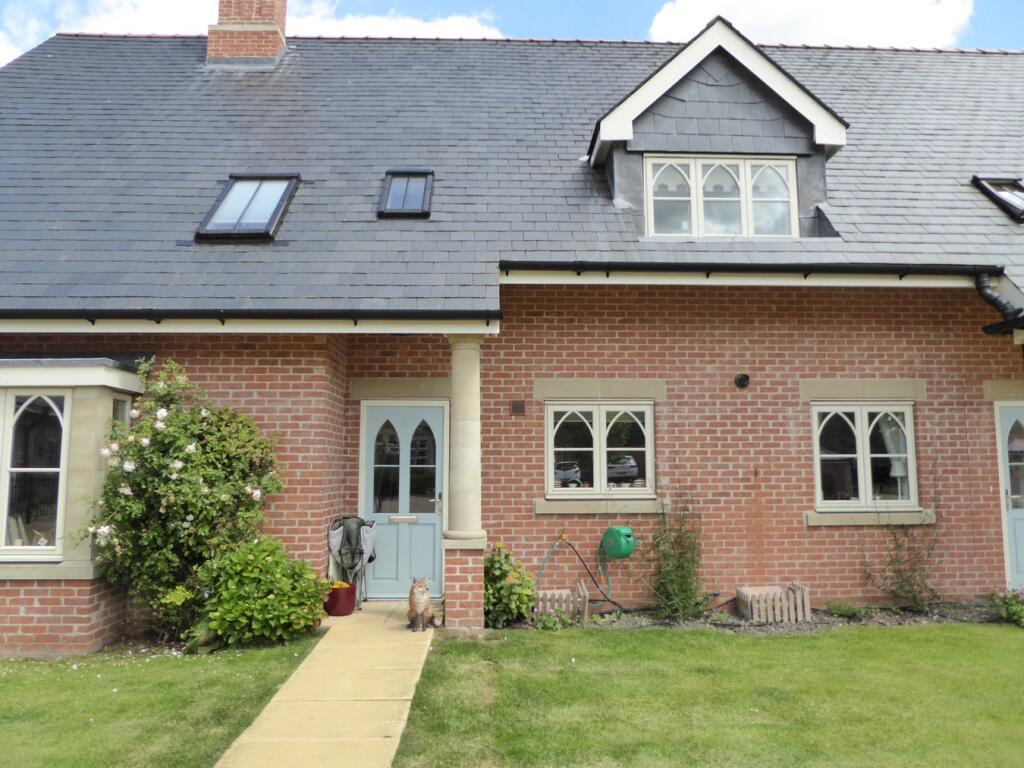 Main image of property: The Mews, New Court Gardens, Retford, DN22