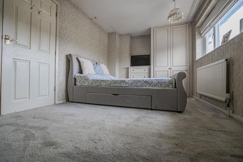 House in Dacorum, Hertfordshire - More