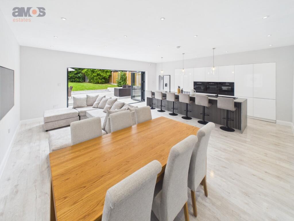Main image of property: Main Road, Hawkwell, Hockley,