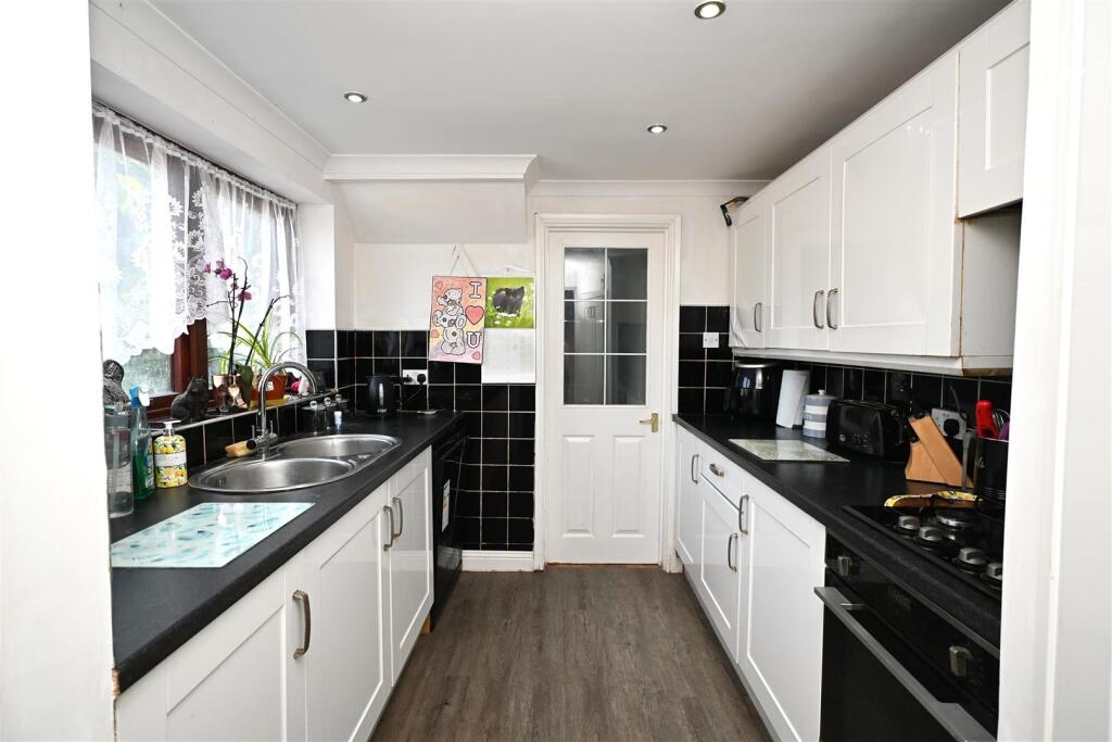 House in Basingstoke and Deane, Sherborne St. John - View 4