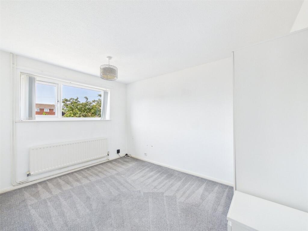 Apartment in Worcester, Worcestershire - View 5