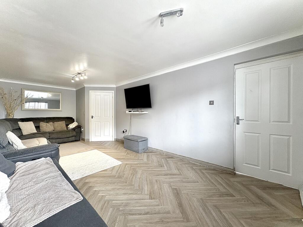 Tangmere Road, Ettingshall, Wolverhampton, WV2 2PF photo 4