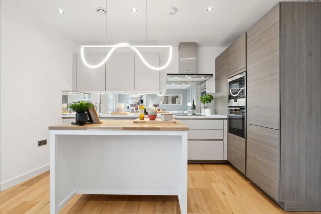 Apartment in London - View 5