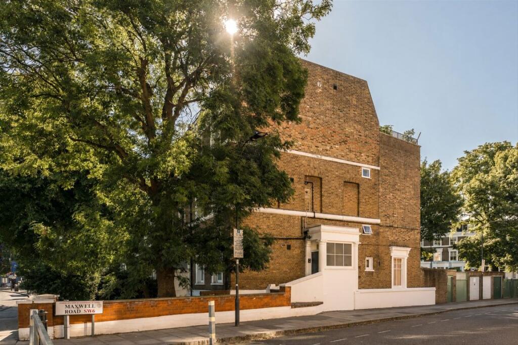 Main image of property: Fulham Road, Fulham