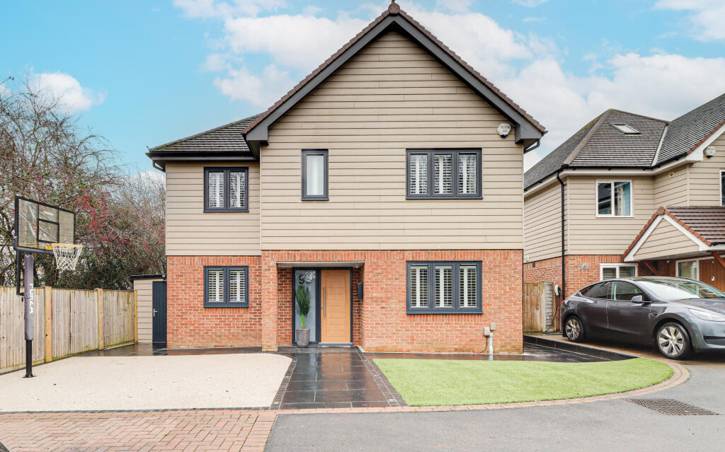 Main image of property: Tuffnells Way, Harpenden, Hertfordshire, AL5