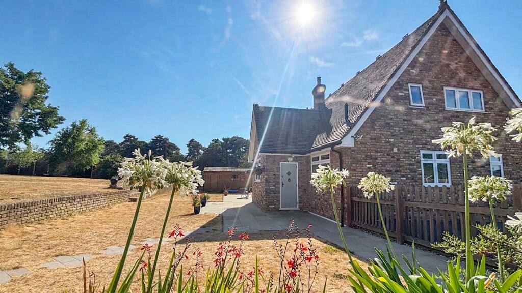 House in Dartford - View 5