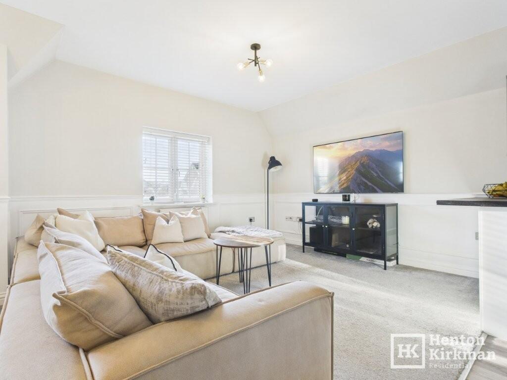 Hampton Court, Basildon Road, Laindon Park, Laindon, SS15 5FR photo 4