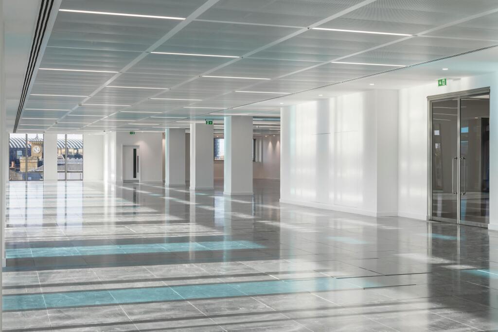 210 Pentonville on floor 2.jpg