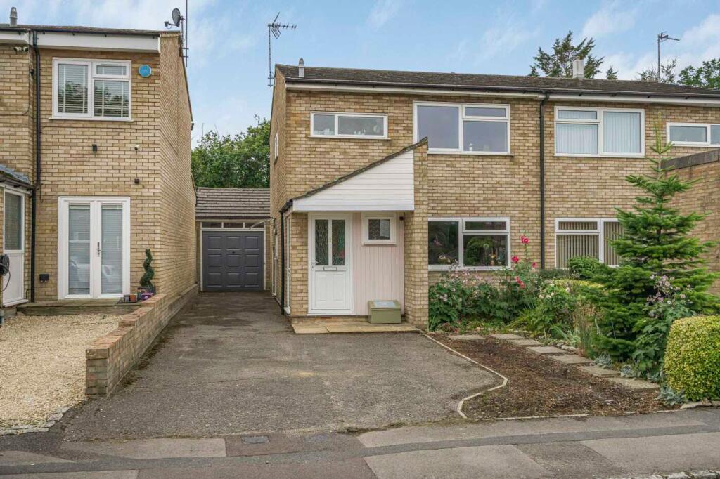 Main image of property: Cowleaze, Chinnor, OX39