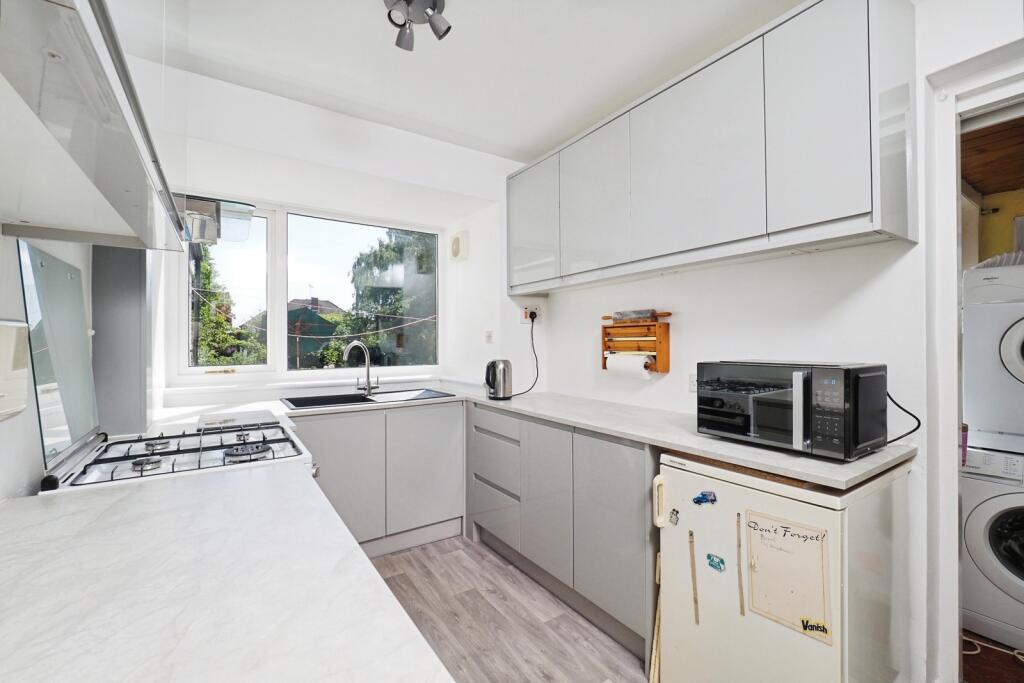 House in Nottingham, Bramcote - View 5