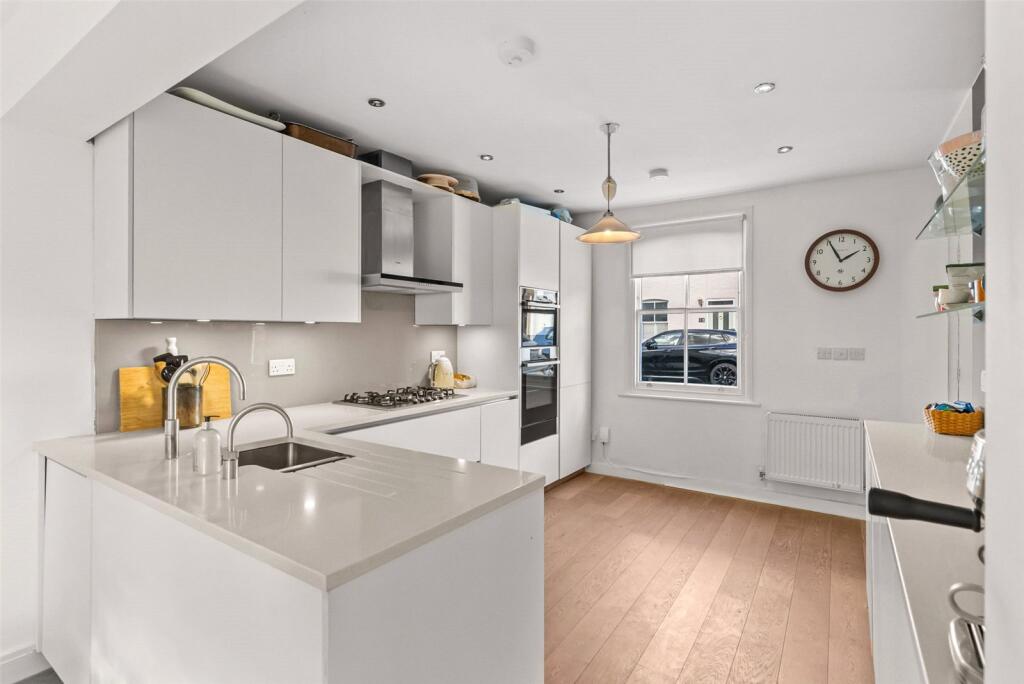 House in Twickenham - View 4