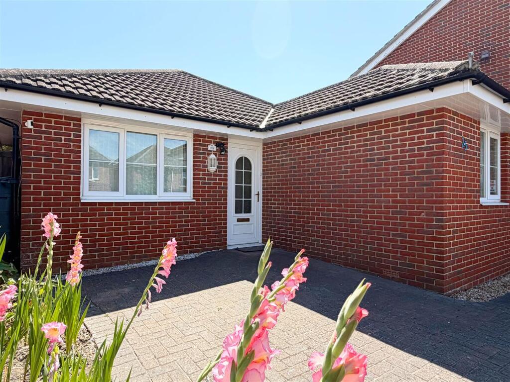 Ash Road, Newport - View 3