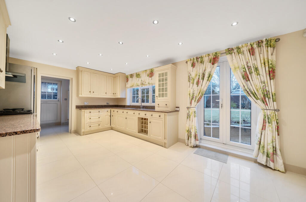 Manor Park, Chislehurst, Kent, BR7 photo 3