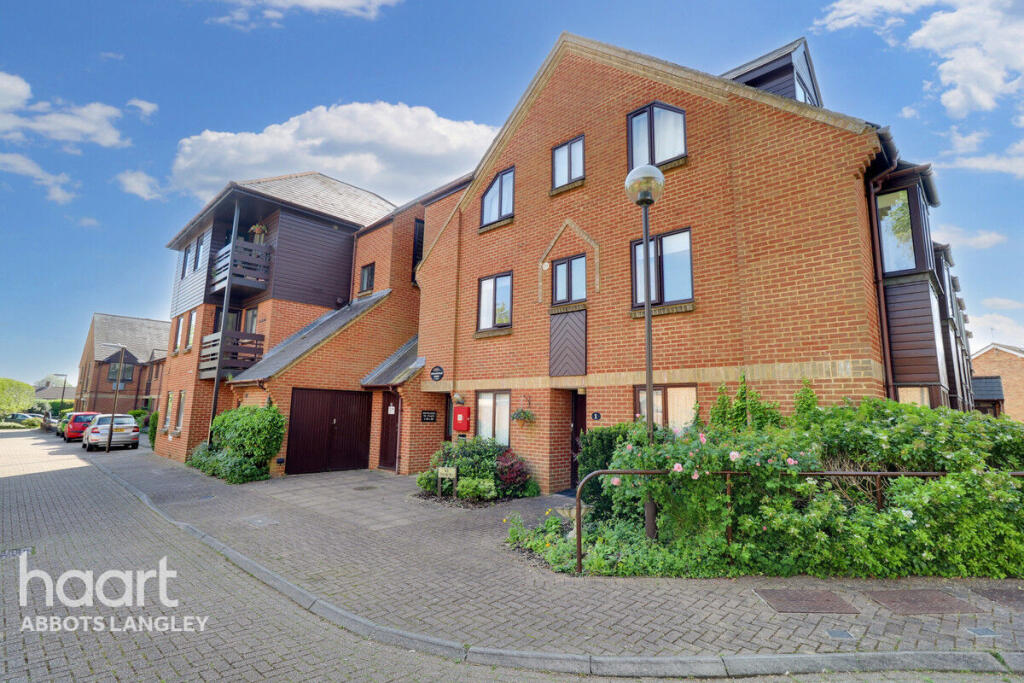 Main image of property: The Crescent, Abbots Langley