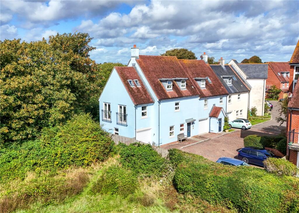 15, Haven Close, Christchurch, Dorset, BH23 photo 2