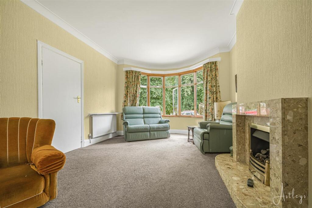 Woodside Avenue, Neath, SA11 photo 3