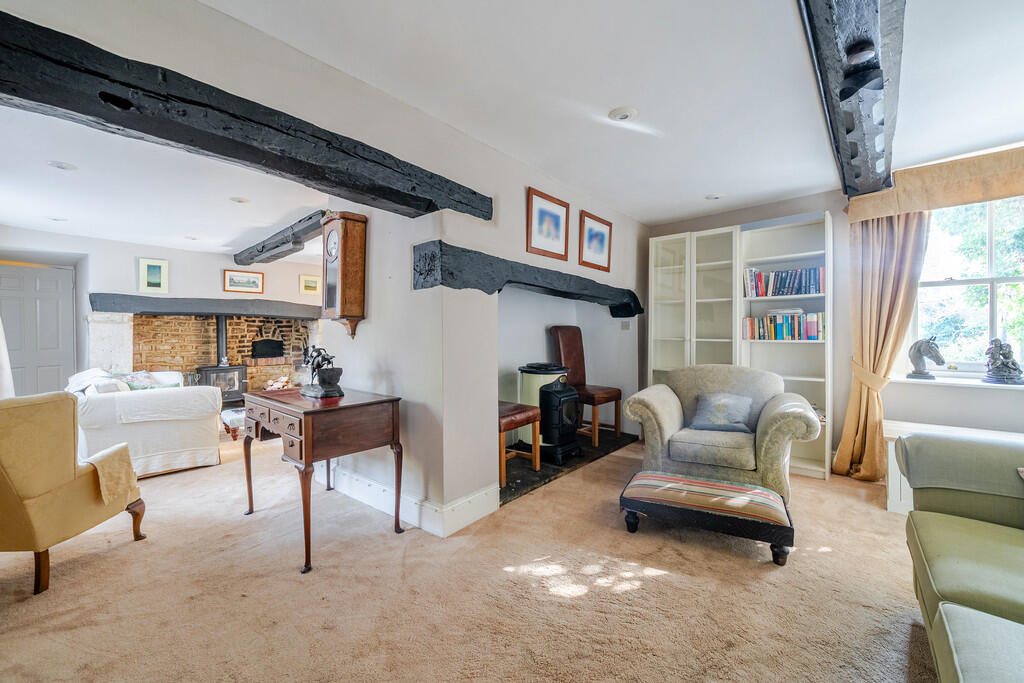 House in Helmdon, West Northamptonshire - View 2