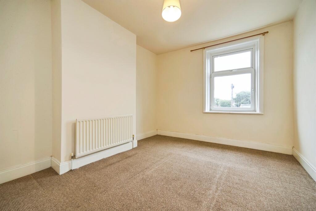 House in Leeds, Little London, Rufford Park - More