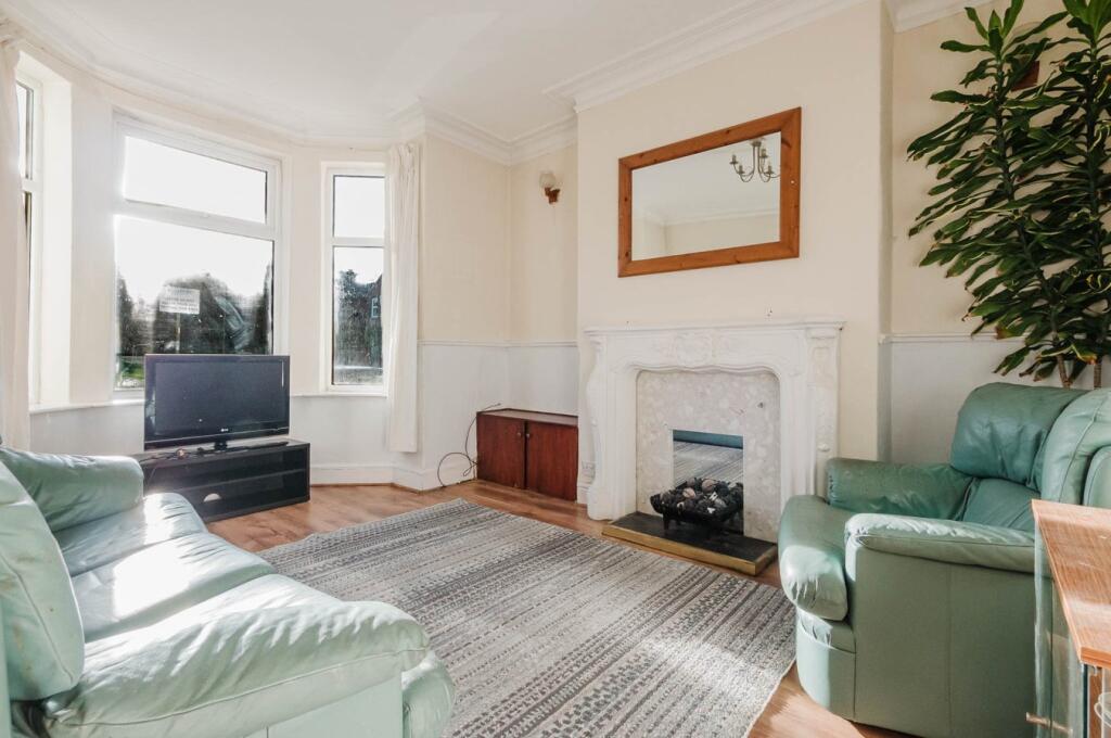Holly Avenue, Urmston, Manchester, M41 photo 2