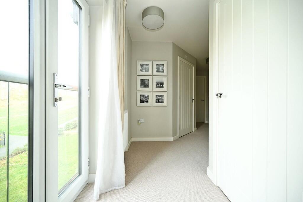 Hazel Close, Eden Park, Rugby photo 3