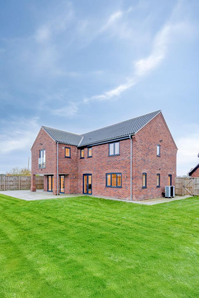 Main image of property: Modern Five Bedroom Home in Beeston