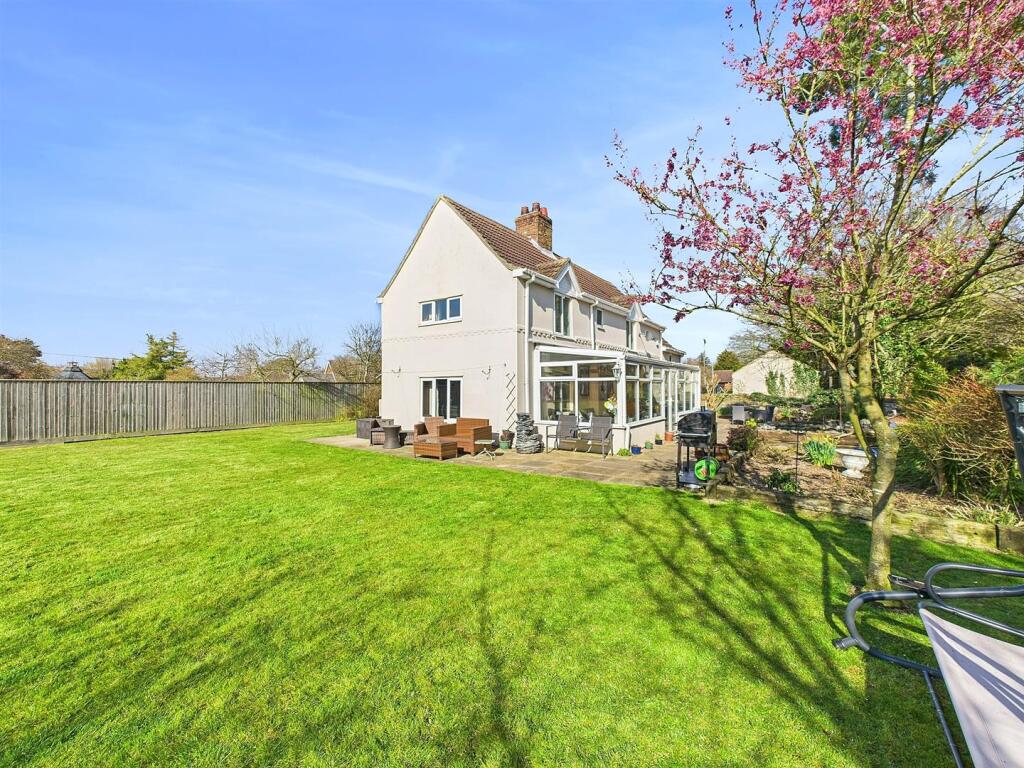 4-bed detached on Saltfleet Road, Theddlethorpe, £497,500