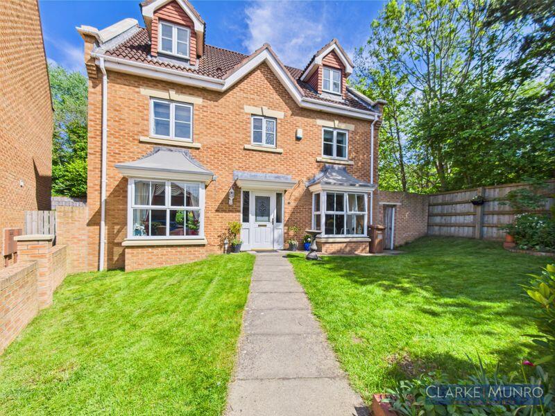 5-bed detached on Finchlay Court, Brookfield, £365,000