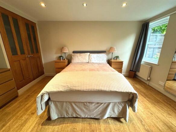 2A BEDROOM.jpg