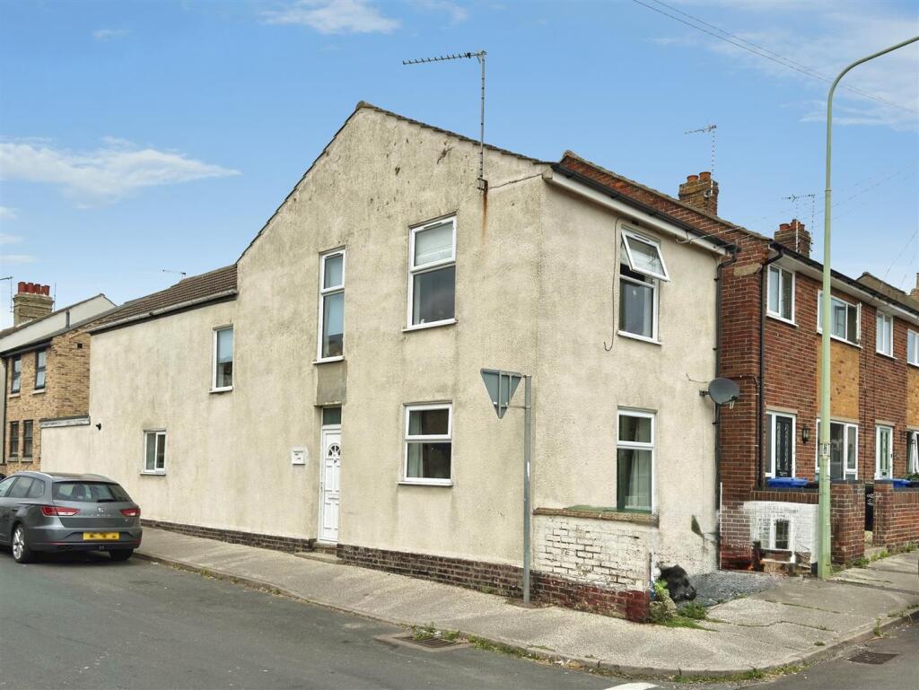 Main image of property: Kendal Road, East Pakefield, Lowestoft, Suffolk