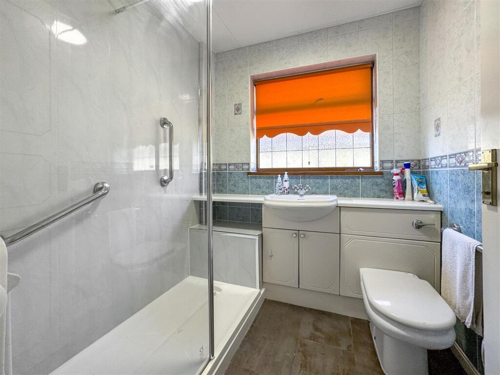 House in Blaby, Narborough - View 5