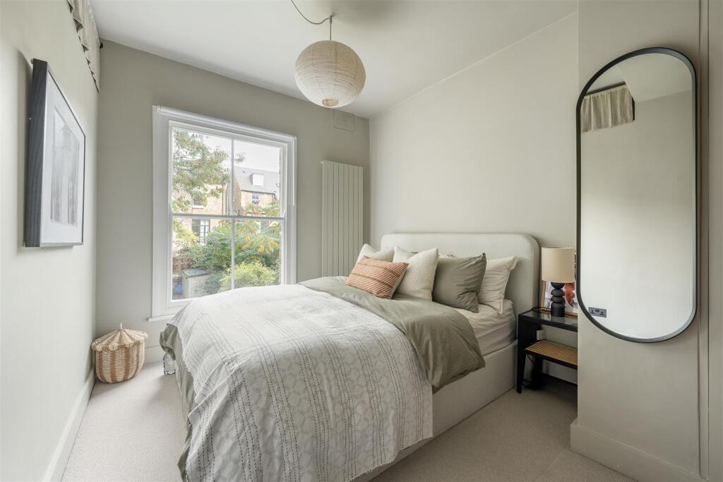 Apartment in London, Lower Clapton, Clapton - More