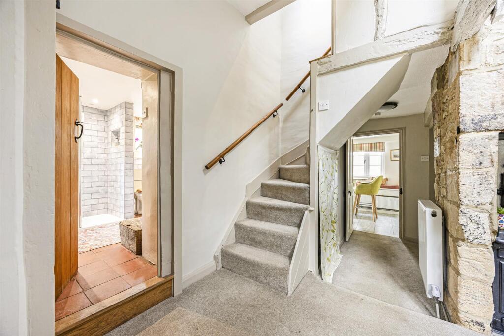 House in West Oxfordshire, Fifield - More